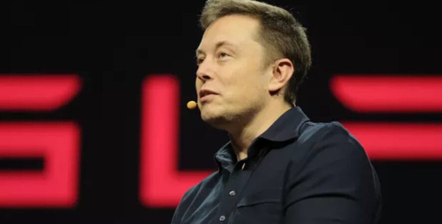 Musk faz bullying com Sam Altman após apoio de Trump a OpenAI