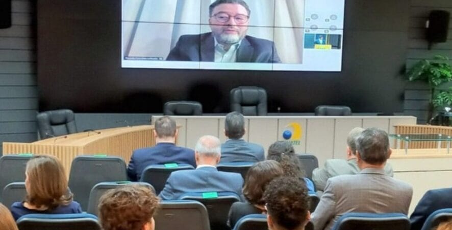 Anatel quer criar ambientes de teste para a regulamentação da IA